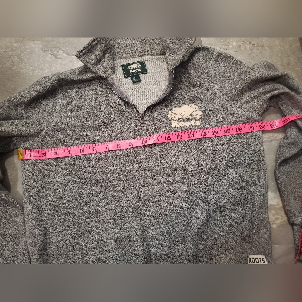 Roots Quarter-Zip Pullover Long Sleeve Sweater. Heathered Grey. Size M. - Picture 7 of 9